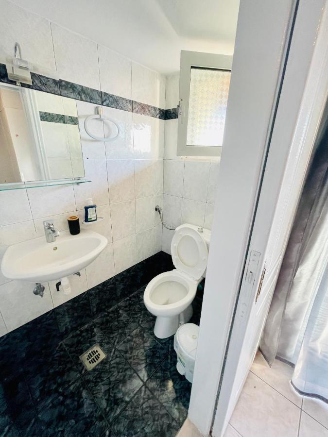 Teo'S 2 Persons Studio Deluxe Patras Ngoại thất bức ảnh